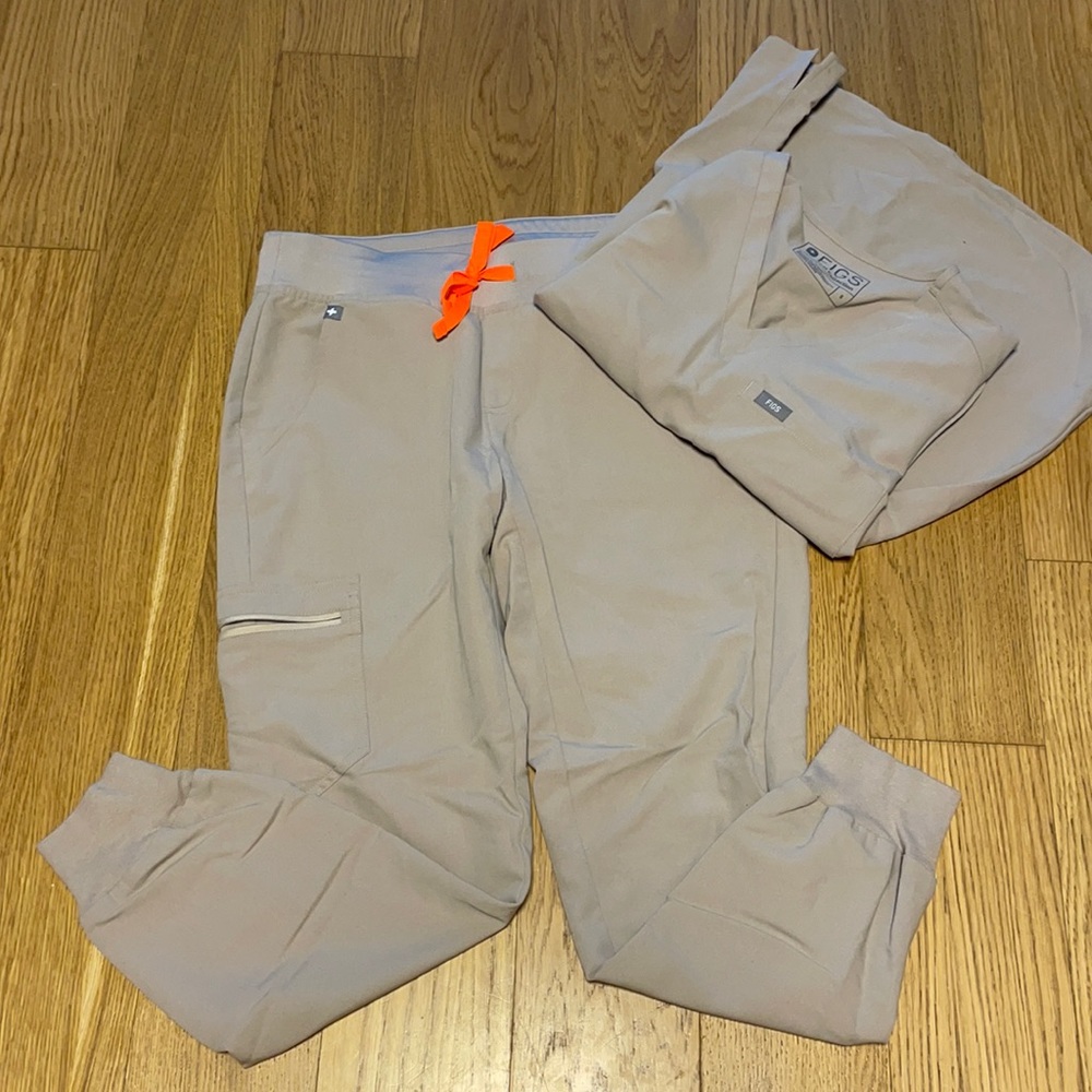 FIGS. Zamora jogger pants. PETITE